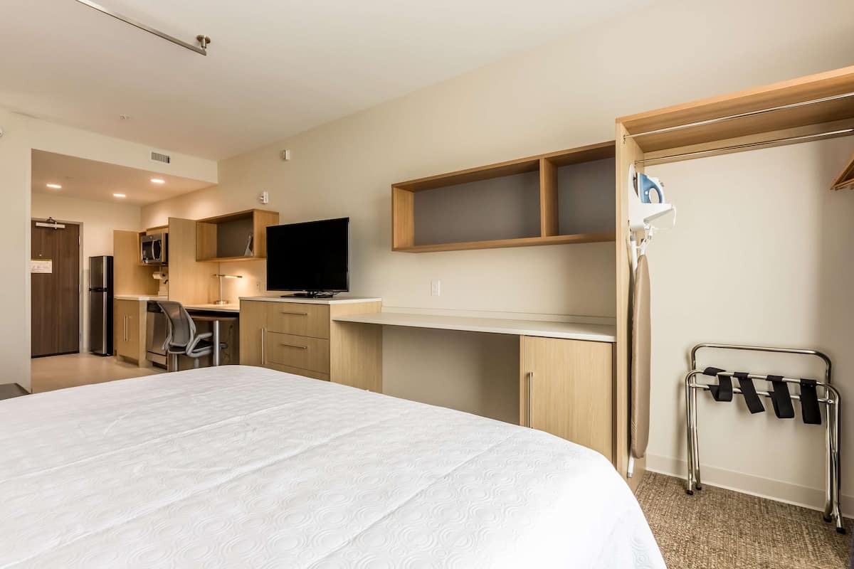 Desk, laptop workspace, free cribs/infant beds, free WiFi