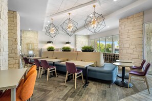 Lobby sitting area - Home2 Suites by Hilton Fort Worth Northlake (Roanoke)