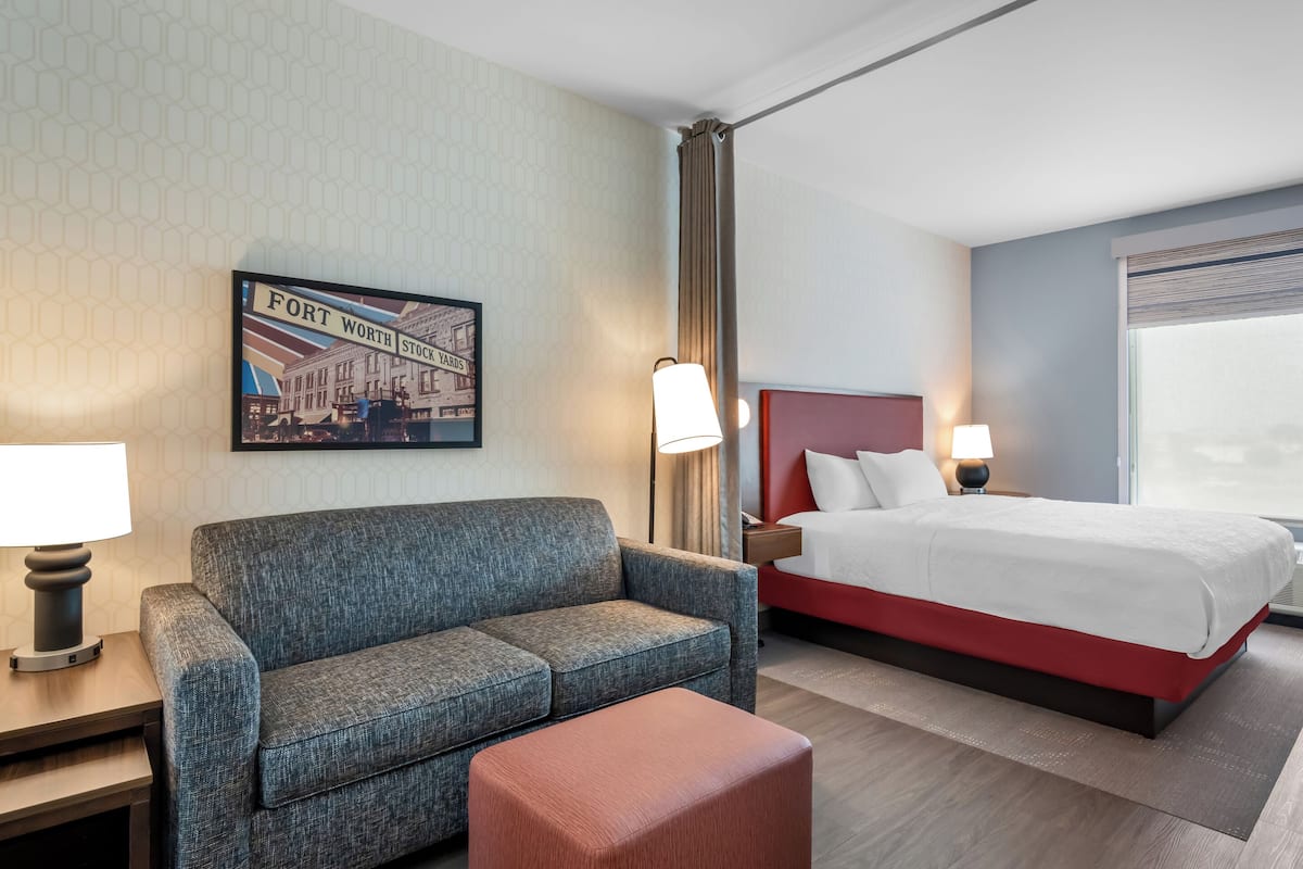 開放式套房, 1 張特大雙人床, 非吸煙房 | 書桌、筆電工作空間、免費搖籃/嬰兒床、免費無線上網