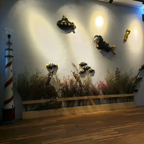 المنشأة من الداخل