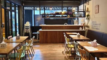 Free daily full breakfast
