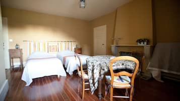 Comfort Triple Room, Ensuite, Garden View | Premium bedding, desk, soundproofing, free WiFi