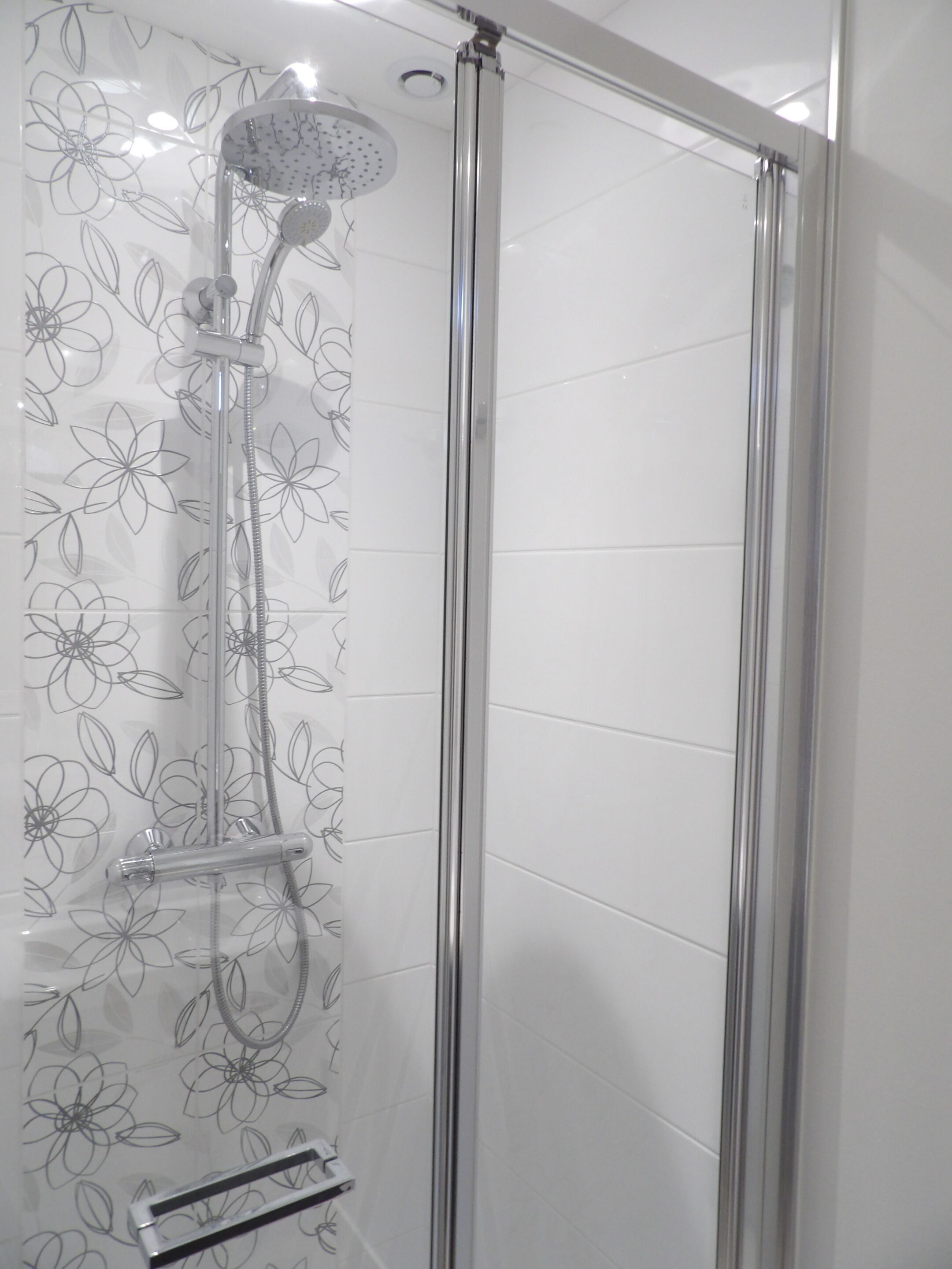 Casa de campo, baño en la habitación, vista al jardín | Baño