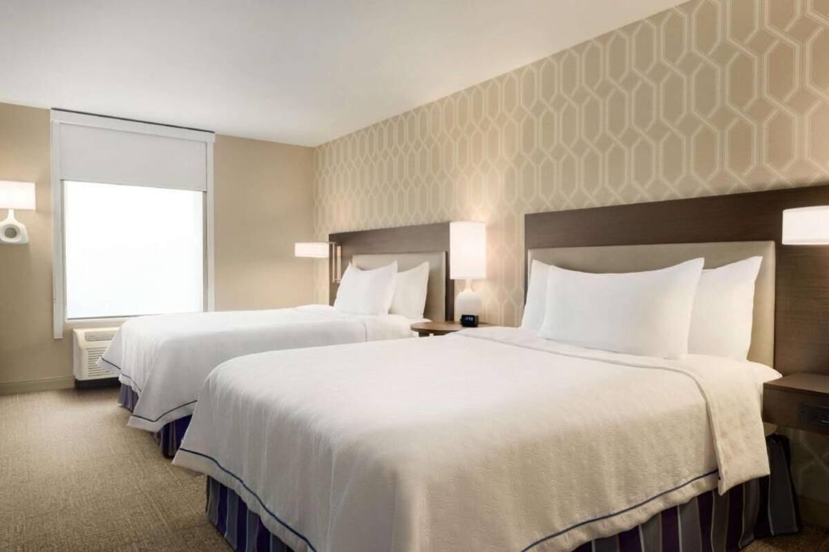 Hypo-allergenic bedding, in-room safe, desk, laptop workspace