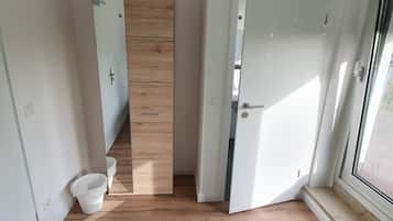 Chambre Double Standard | Bureau, chambres insonorisées, fer et planche à repasser