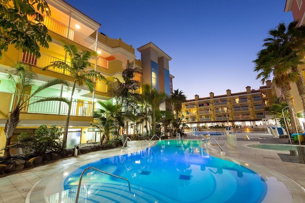 2 outdoor pools, sun loungers, lifeguards on site