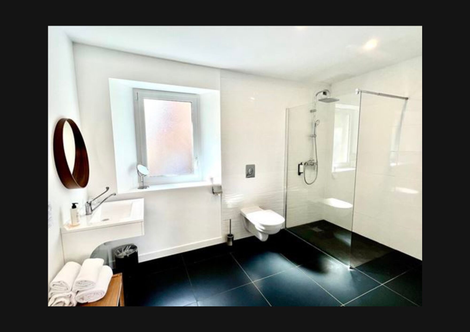 double room, mobility accessible | bathroom | towels