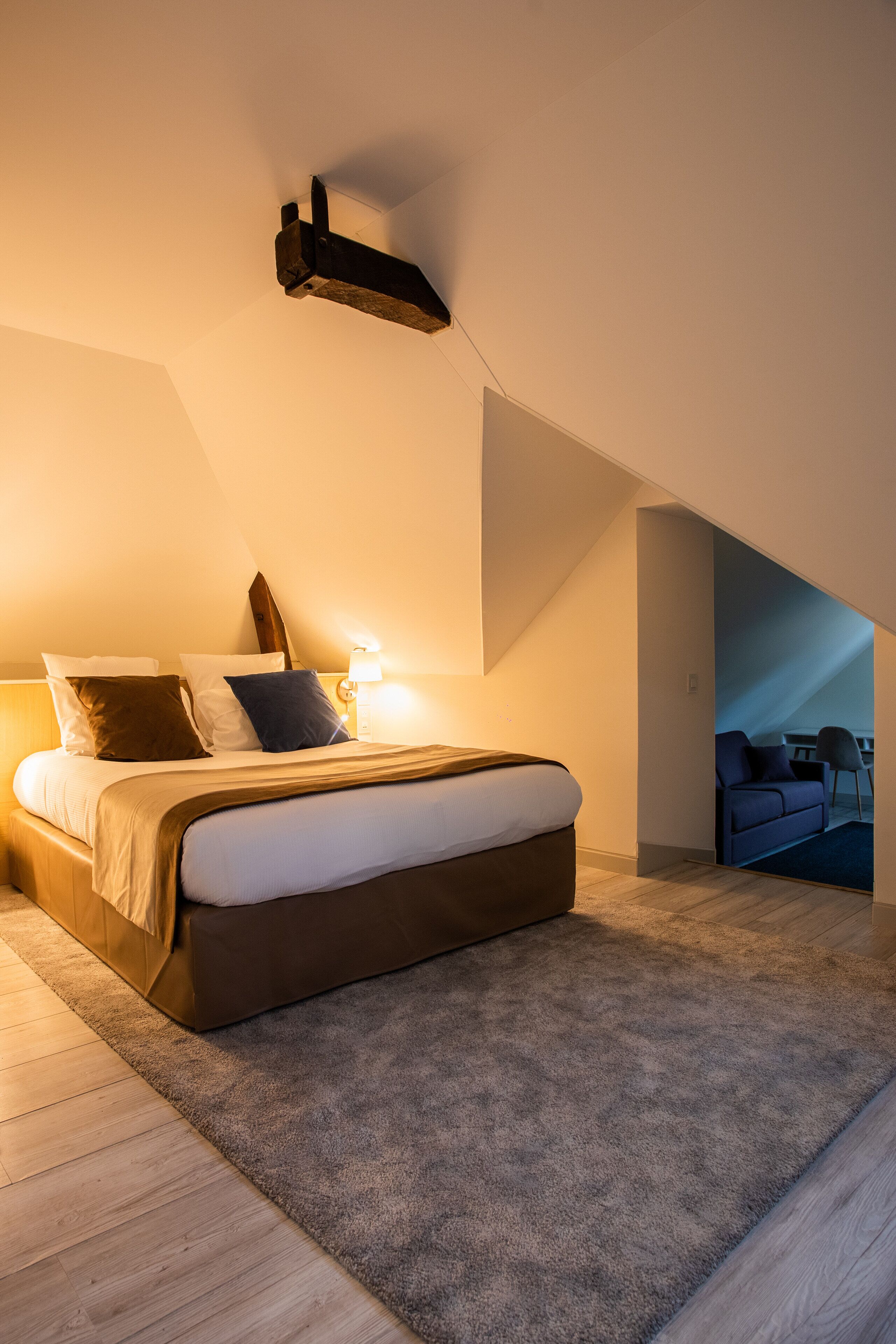 standard quadruple room | 1 bedroom, premium bedding, pillow-top beds, desk