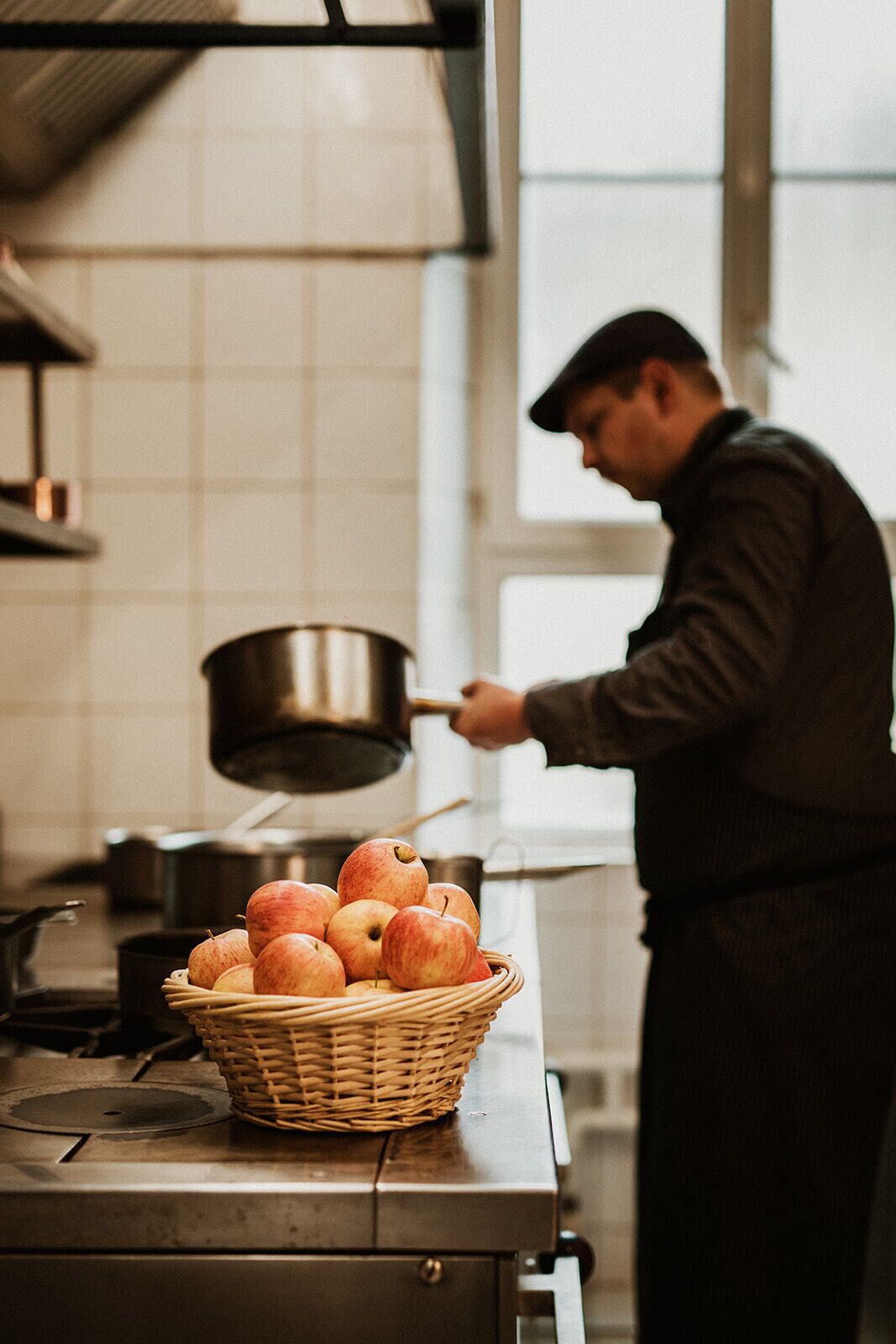 lunch and dinner served, french cuisine