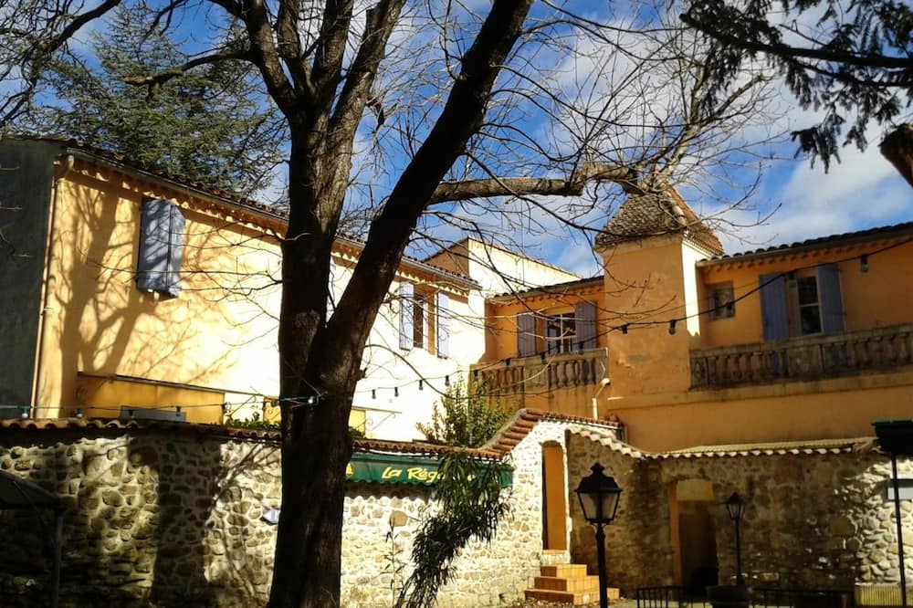 Logis Hôtel Le Domaine de la Régalière