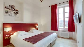 Superior Double Room | Desk, blackout curtains, free WiFi, bed sheets