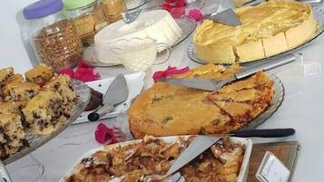 Free daily buffet breakfast