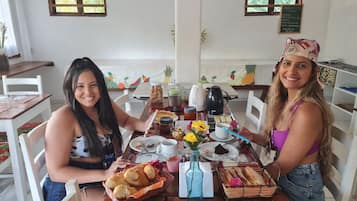 Desayuno buffet incluido todos los días