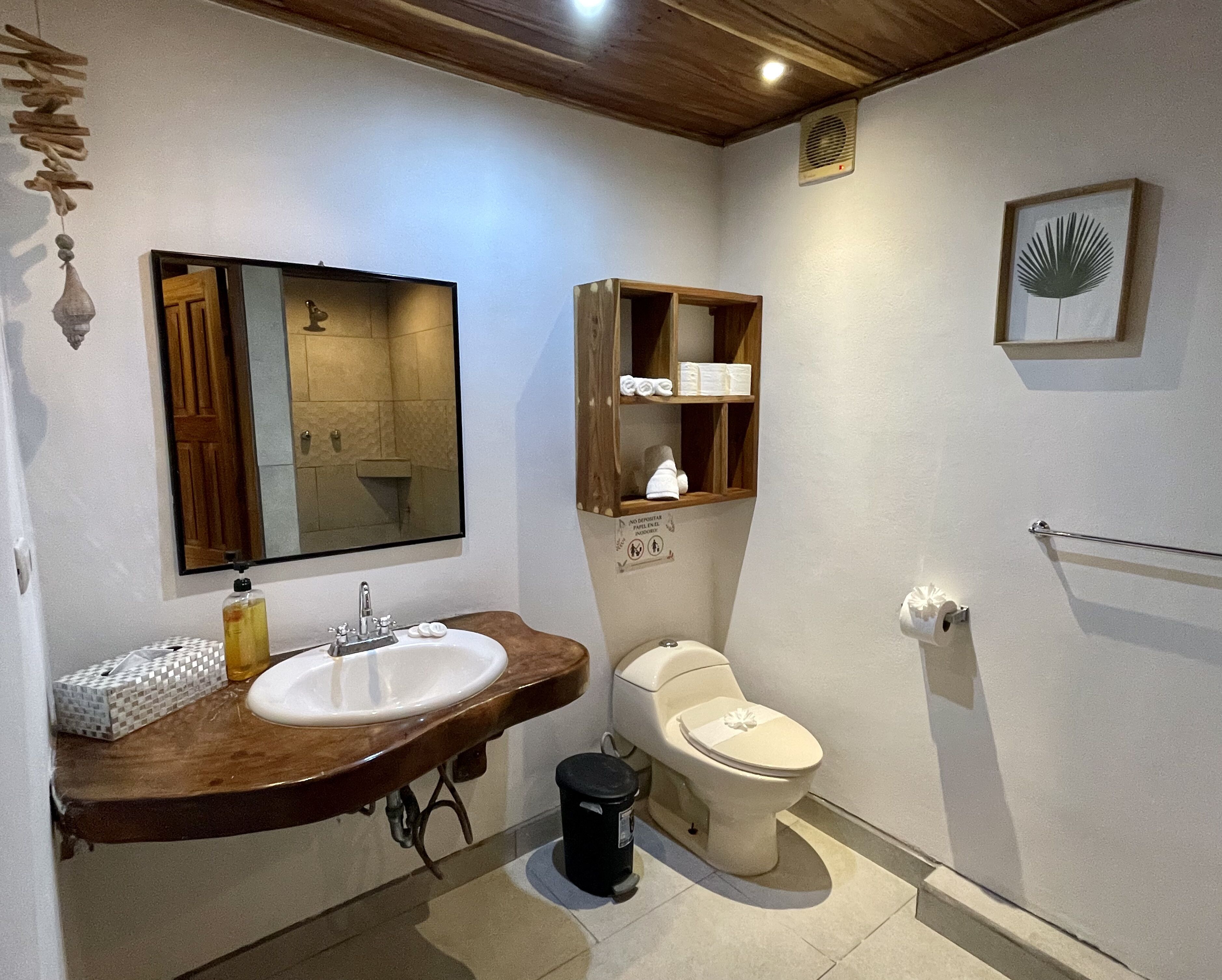 superior apartment, 2 bedrooms, kitchen, garden view | bathroom | shower, free toiletries, hair dryer, towels