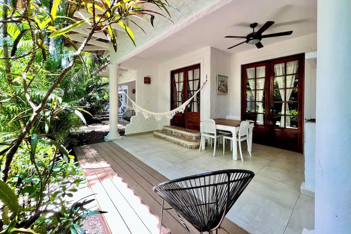 Superior-Villa, 1 King-Bett, Küche, Poolblick | Terrasse/Patio