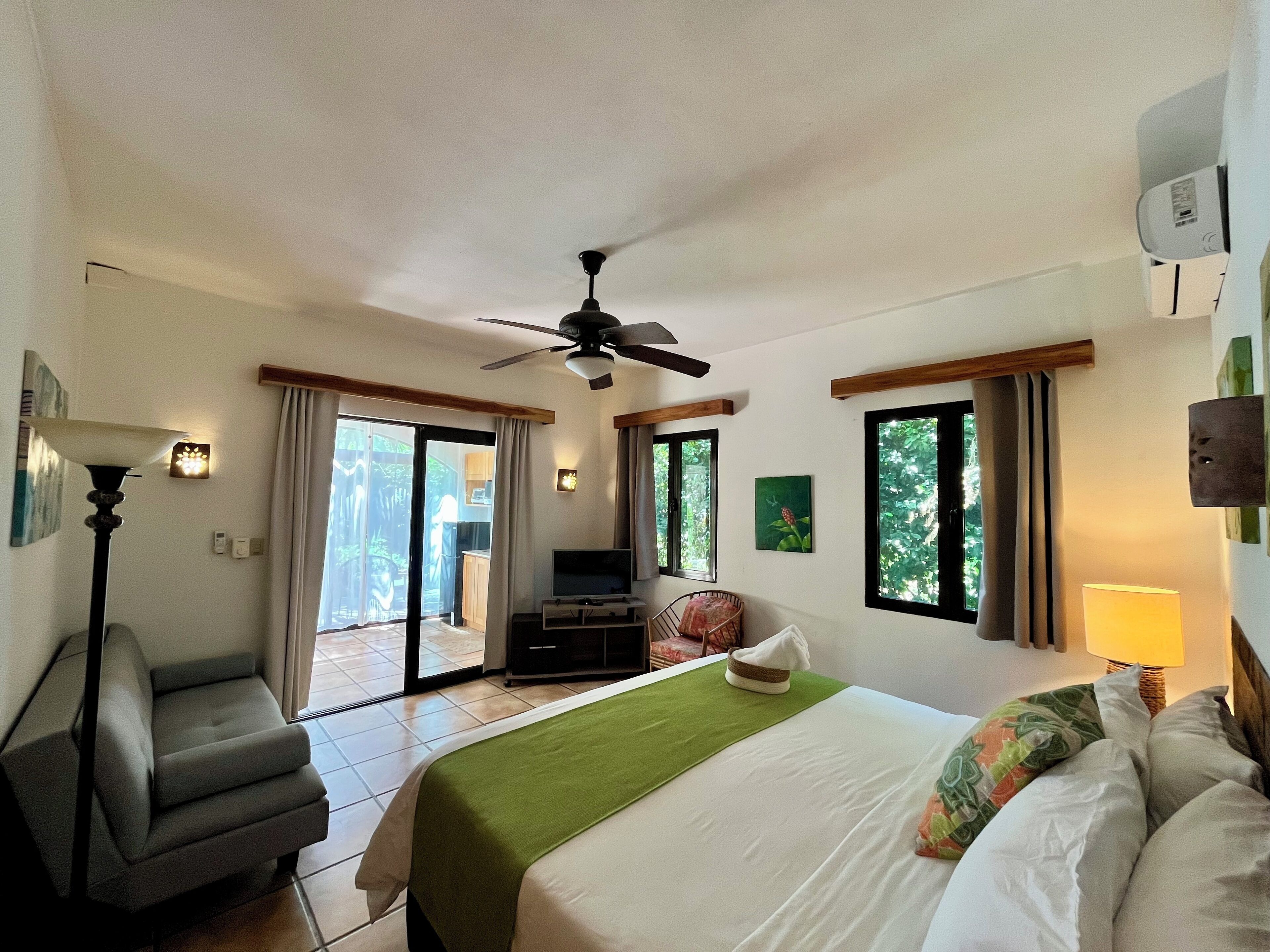 Biệt thự Deluxe, bếp, cạnh bãi biển | Minibar, két bảo mật tại phòng, phòng cách âm 