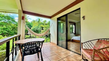 Deluxe Double Room, Balcony, Beachside | Balcony