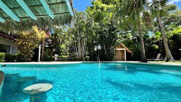 2 outdoor pools, sun loungers