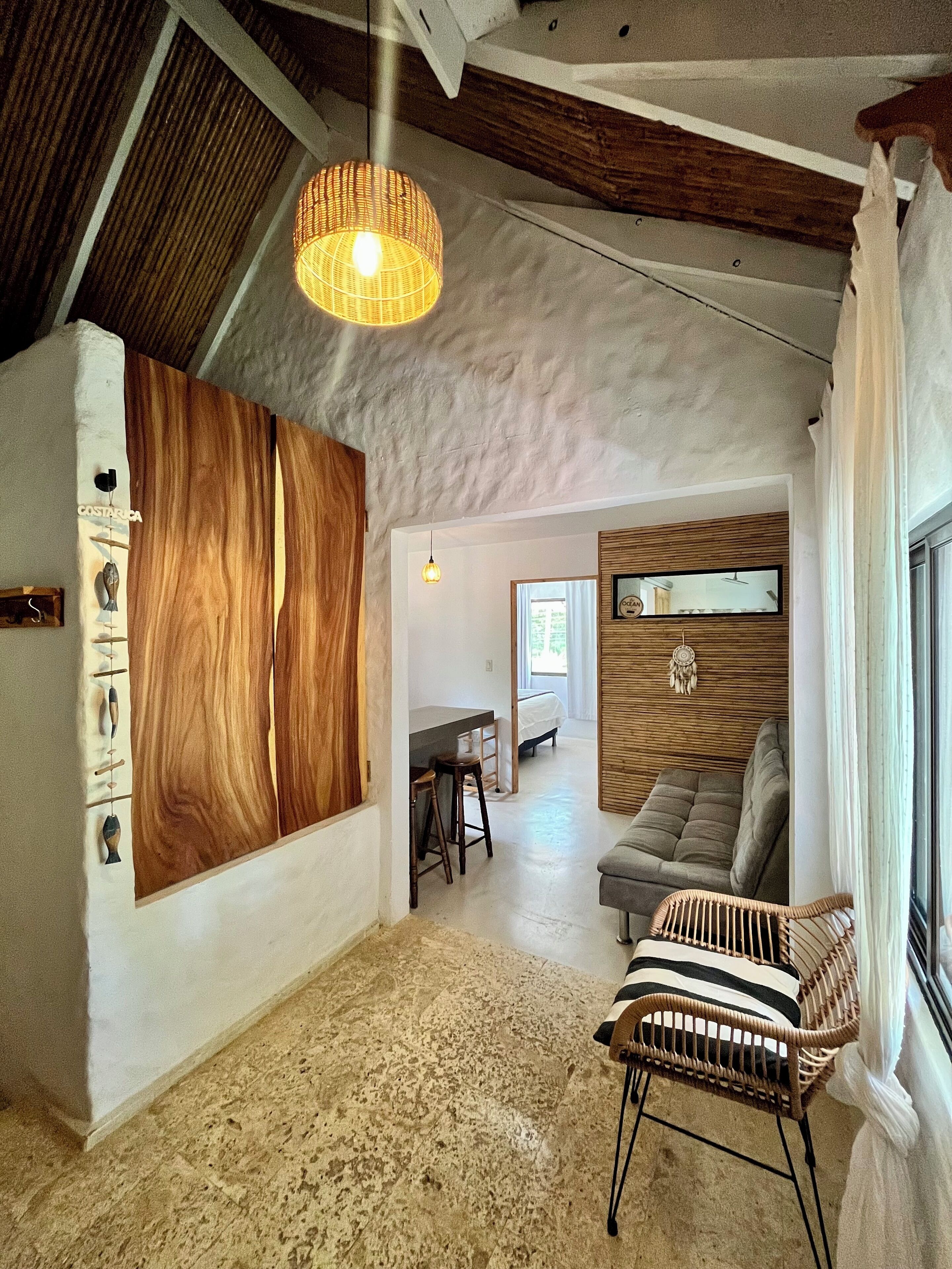 Deluxe-Villa | Wohnbereich | 42-Zoll-Flachbildfernseher mit Kabelempfang