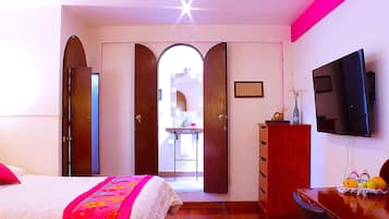 Quarto premier, 2 camas de casal, suíte | Roupas de cama premium, edredons de pluma, frigobar