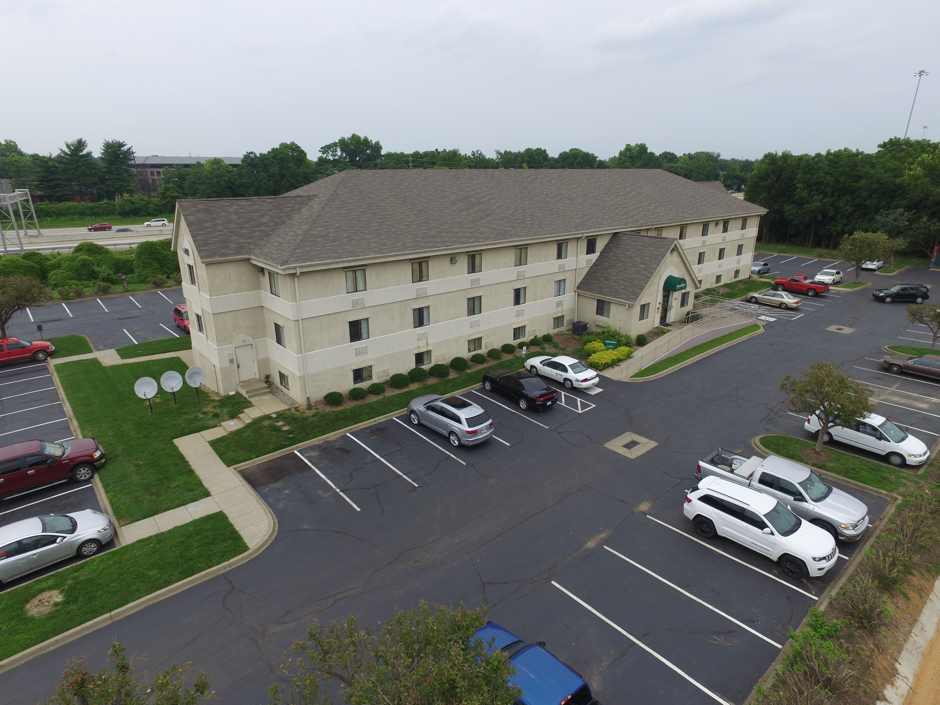 Photo - DuPont Suites - Louisville - St. Matthews