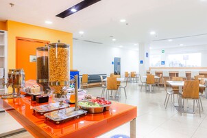 Desayuno buffet incluido todos los días 