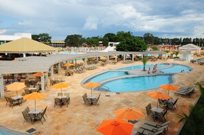 13 outdoor pools, a waterfall pool - ABD Turismo Hoteis e Parques- Lacqua DiRoma (Caldas Novas)