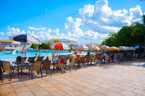 Indoor pool, 13 outdoor pools - Apartment ABD Turismo - Lacqua DiRoma (Caldas Novas)