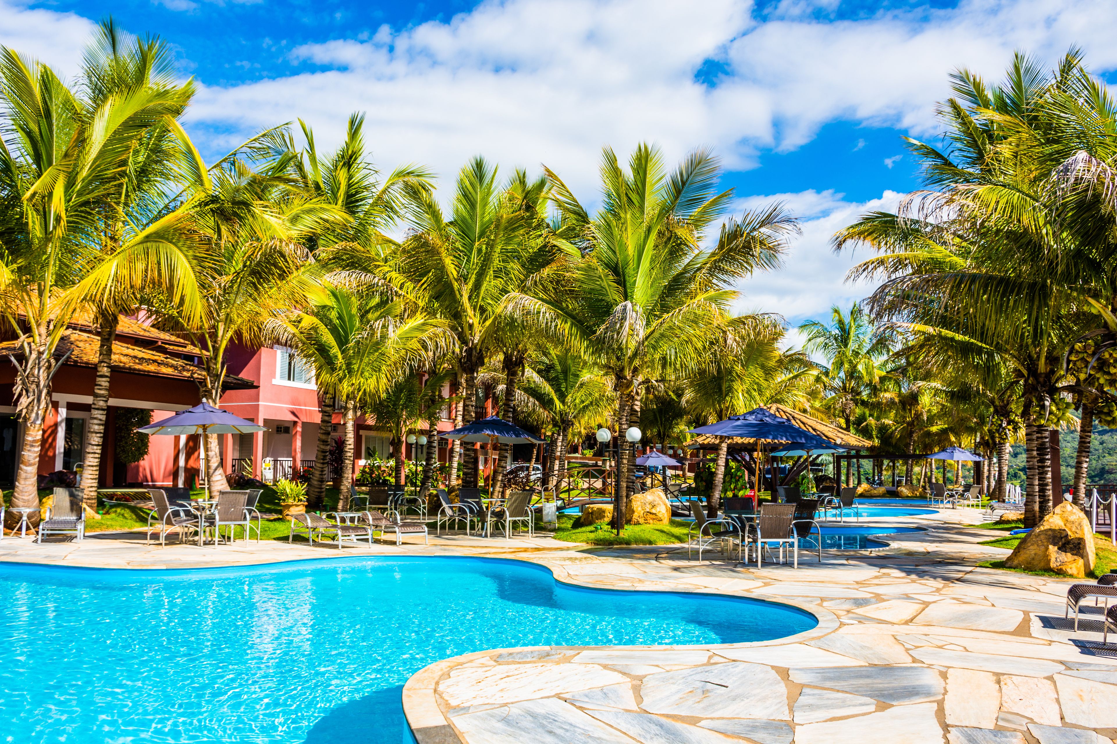 2 piscinas internas, 3 piscinas externas, espreguiçadeiras