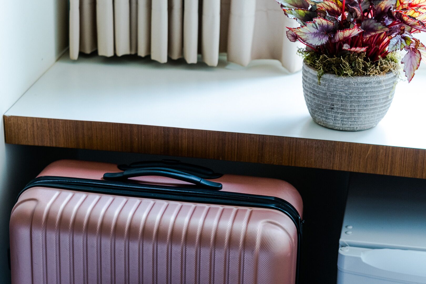 standard twin room, non smoking | 1 bedroom, minibar, in-room safe, individually decorated