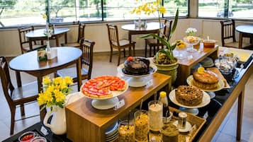 Free daily buffet breakfast