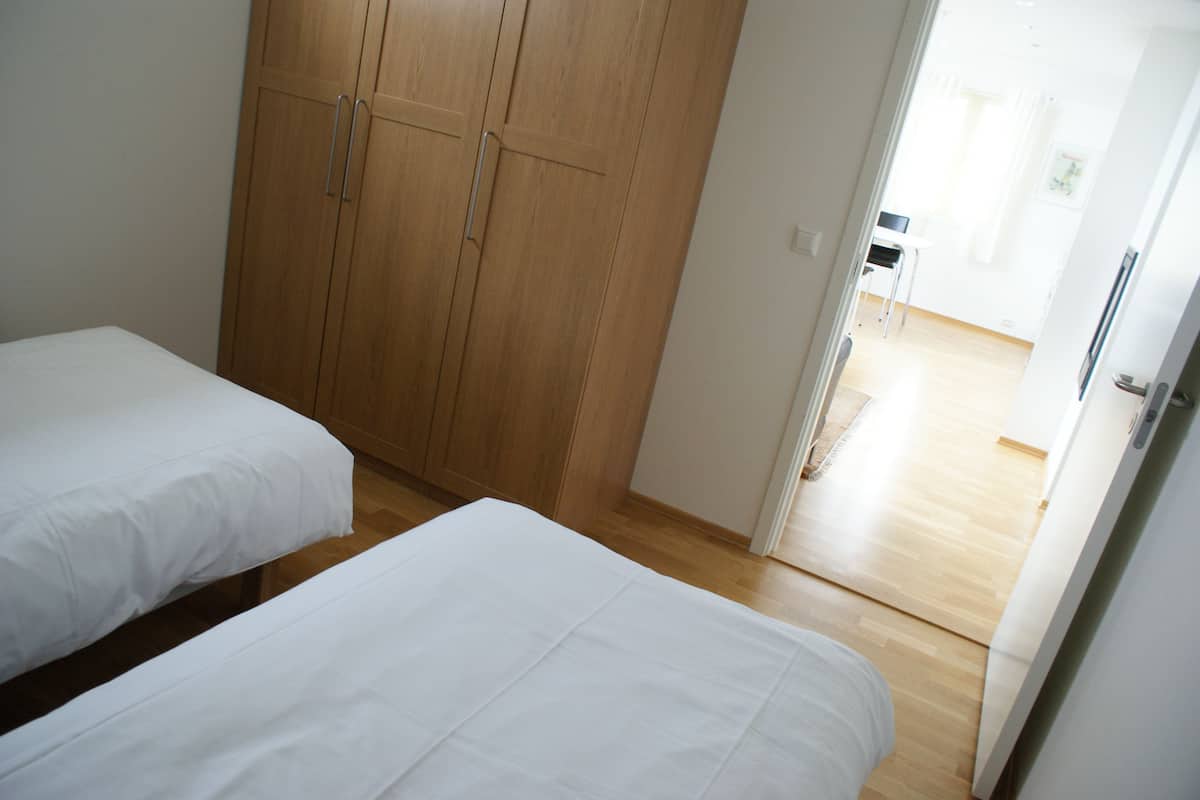 apartment, 2 bedrooms, harbour view (alcove) | 3 bedrooms, pillow-top beds, desk, laptop workspace