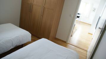 Apartment, 2 Bedrooms, Harbor View (Alcove) | 3 bedrooms, pillowtop beds, desk, laptop workspace