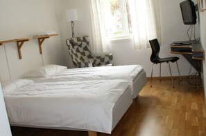 Double or Twin Room | Pillow-top beds, desk, laptop workspace, soundproofing