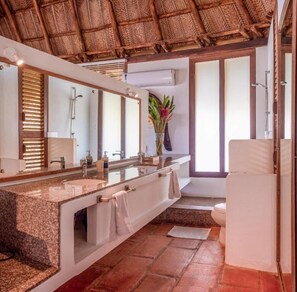 Minibar, in-room safe, bed sheets - Casa Tayrona los Naranjos (Santa Marta)