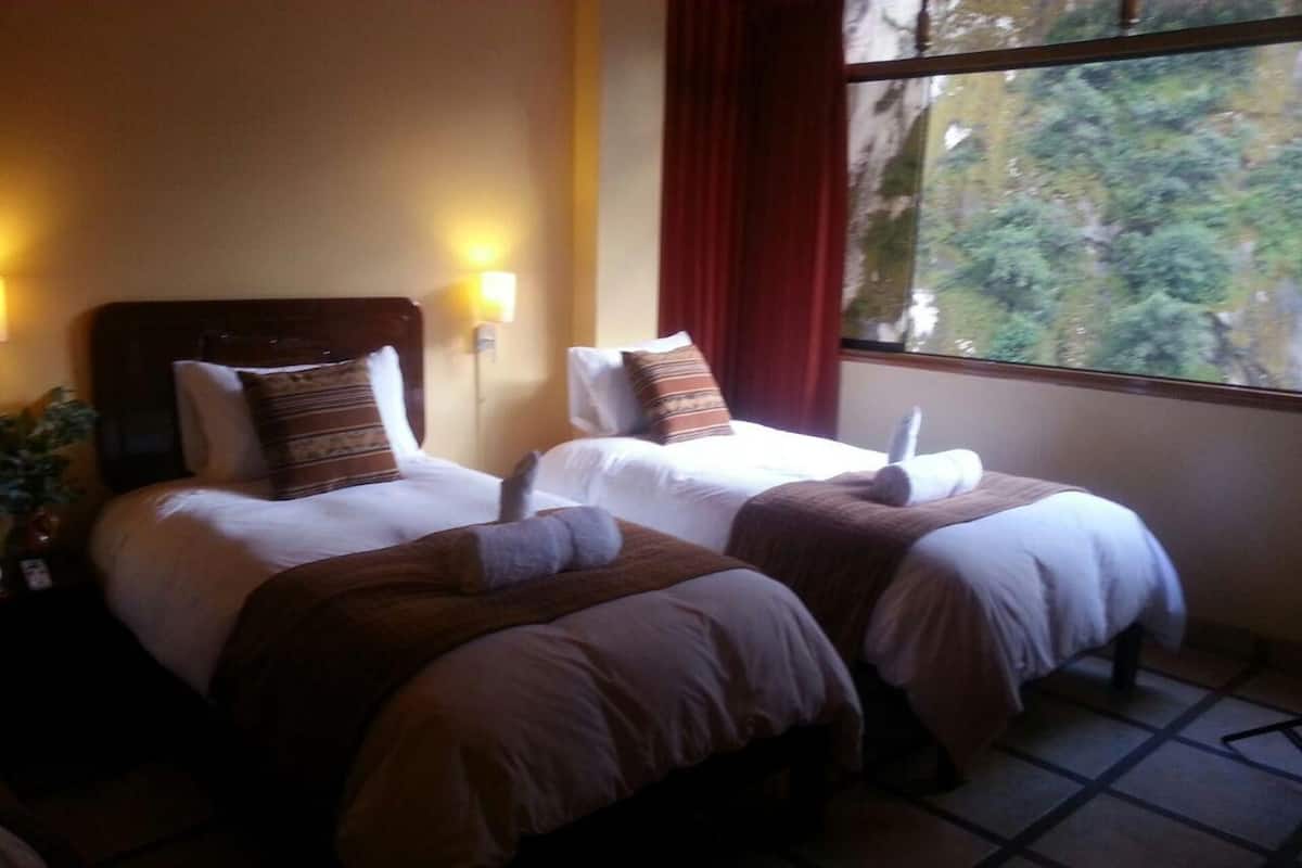 In-room safe, soundproofing, WiFi (free)
