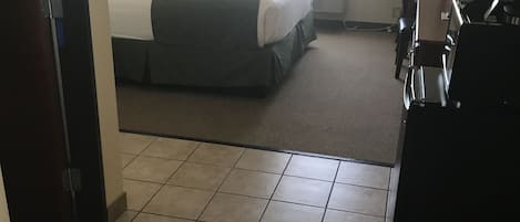 Safe på rommet, individuelt dekorert, individuelt innredet og skrivebord