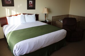In-room safe, individually decorated, individually furnished, desk - Edgewood Hotel & Suites (Fairbury)