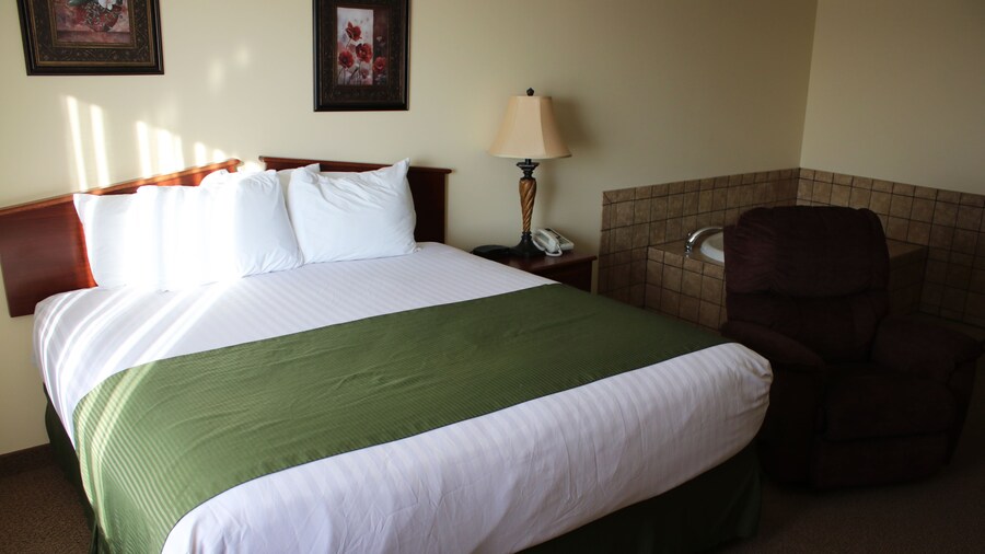 Edgewood Hotel & Suites