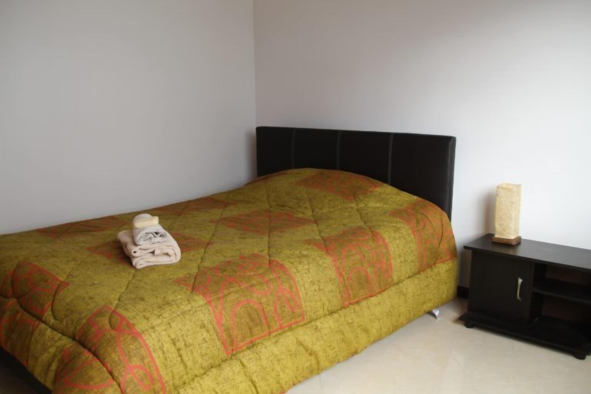 Single Room | Desk, free WiFi
