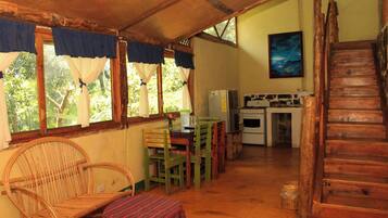 Cabaña estándar, varias camas | Wifi gratis y ropa de cama