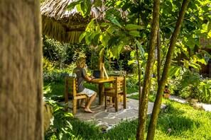 Garden - Eco Hotel MayAchik (San Juan La Laguna)