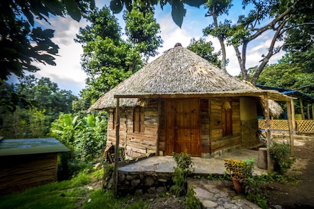 Romantic Cabin, 1 Bedroom, Garden View | Free WiFi, bed sheets. Eco Hotel MayAchik