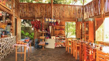Se sirven desayunos y cocina vegetariana (con vistas al jardín)