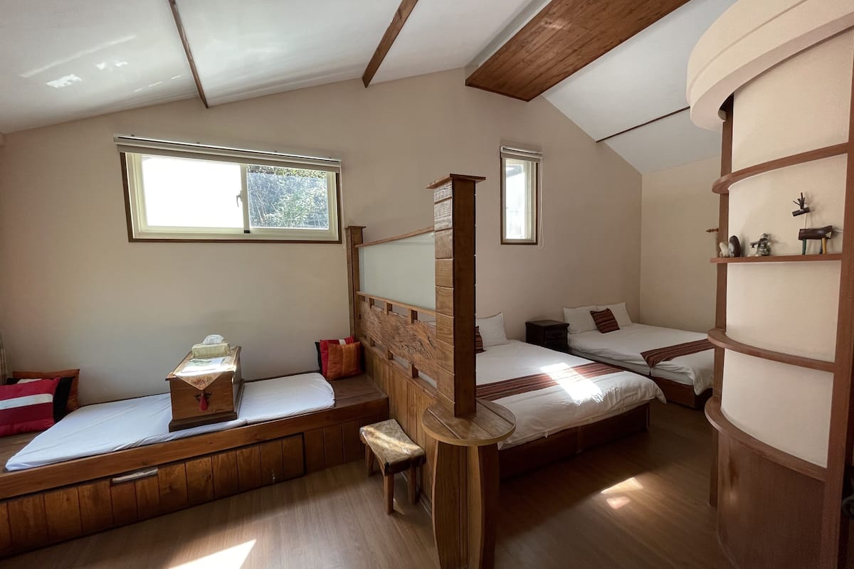 Habitación cuádruple sénior | Ropa de cama de alta calidad, cortinas opacas, wifi gratis