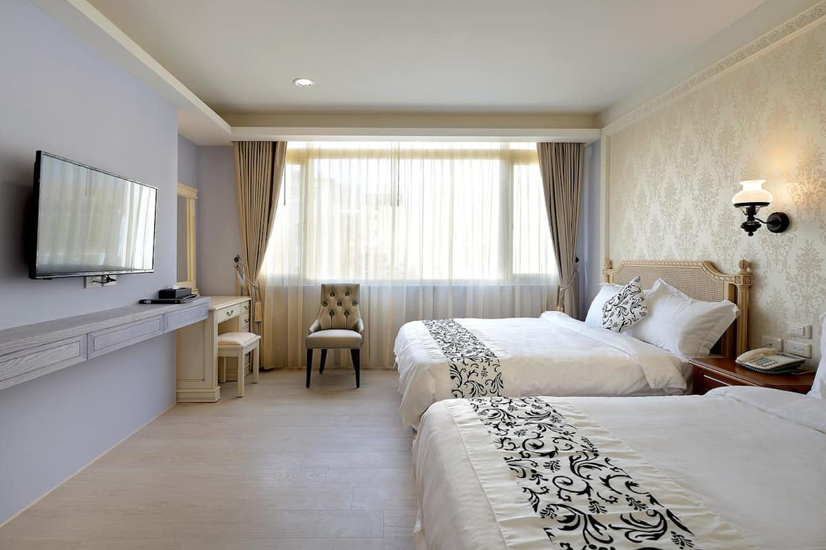 Classic-Vierbettzimmer, Badewanne | Daunenbettdecken, Betten mit Memory-Foam-Matratzen