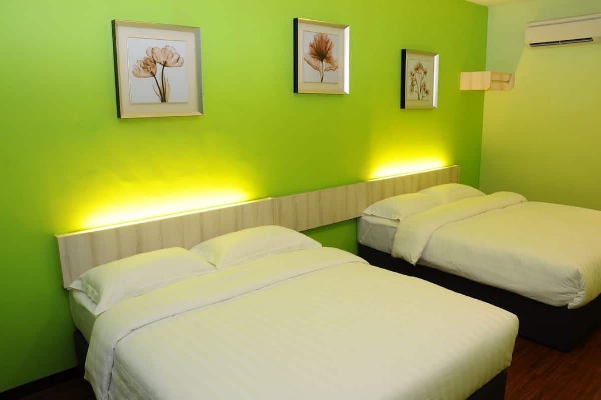 Family Supreme | Desk, iron/ironing board, rollaway beds, free WiFi