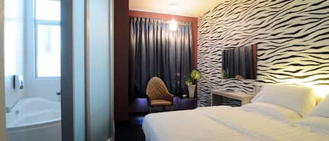 King Room | Desk, iron/ironing board, rollaway beds, free WiFi