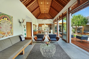 Villa, 4 Bedrooms | Living room