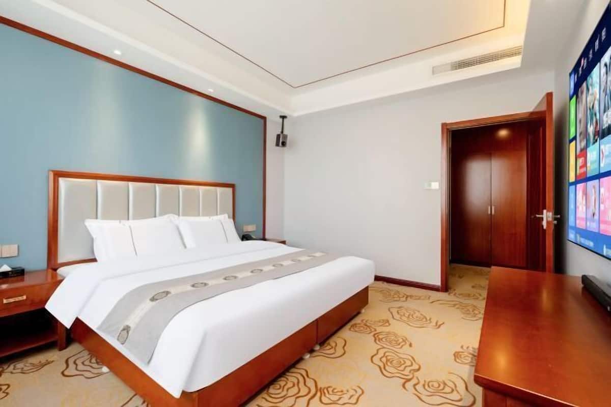 Desk, blackout curtains, rollaway beds, free WiFi